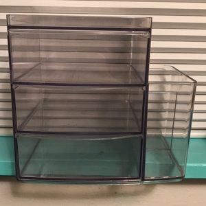 Acrylic Makeup Organized